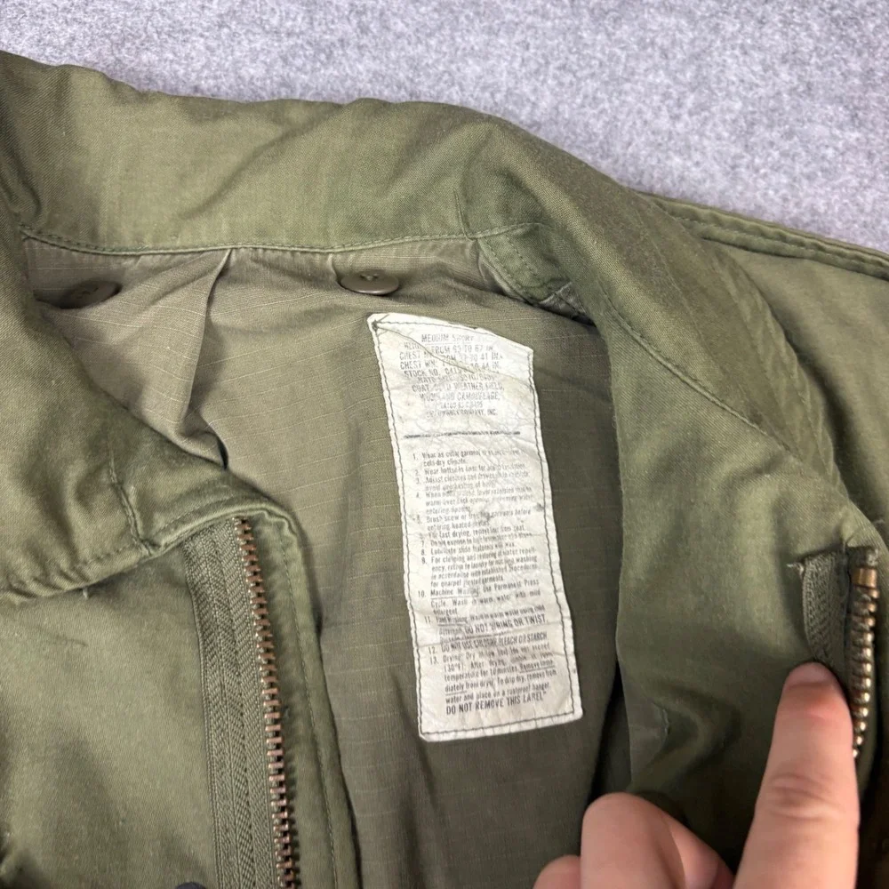 Vintage M-65 Field Jacket Mens Medium Short Olive Drab Green Military Coat M65